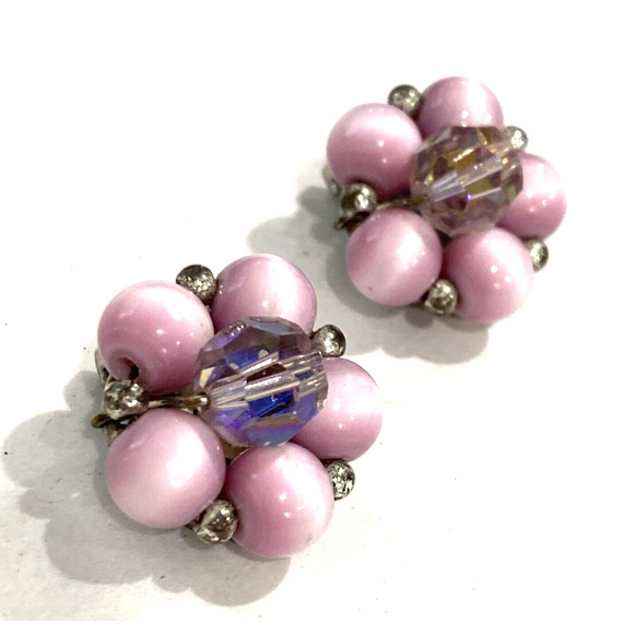 Vintage Mid Century Clip On Earrings purple ombre crystal beaded round clusters - Picture 2 of 7